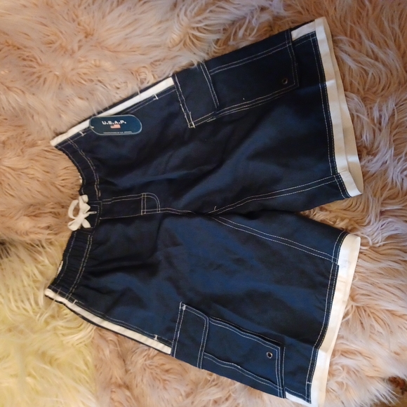 NWT MENS SWIM TRUNKS - Picture 1 of 5